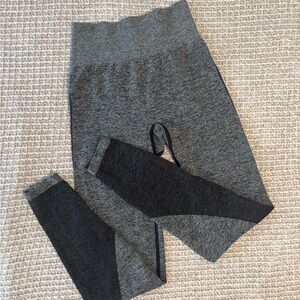 Gray 🍑 enhancer VS leggings